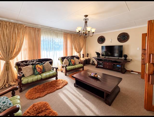 4 BEDROOM HOUSE FOR SALE IN REYNO RIDGE